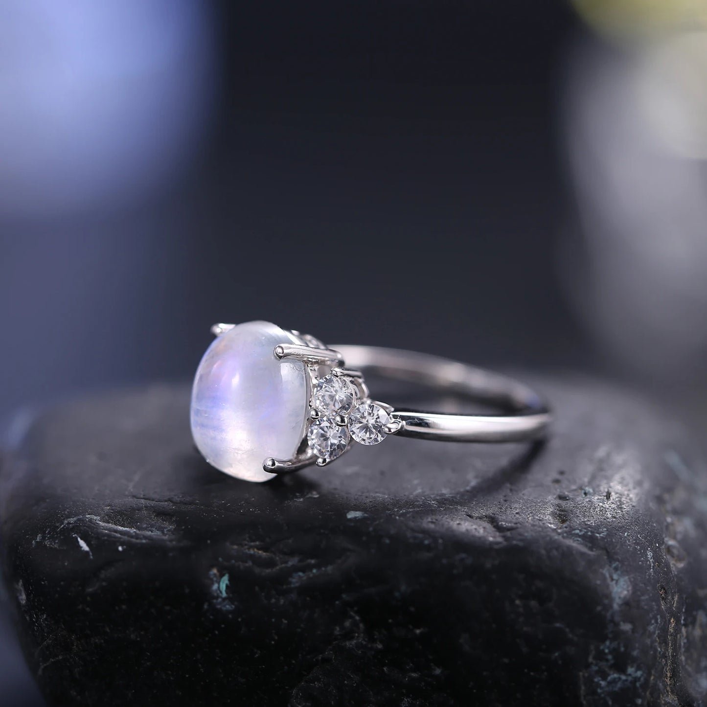 GEM'S BALLET Vintage Milky Blue Moonstone Ring in 925 Sterling Silver