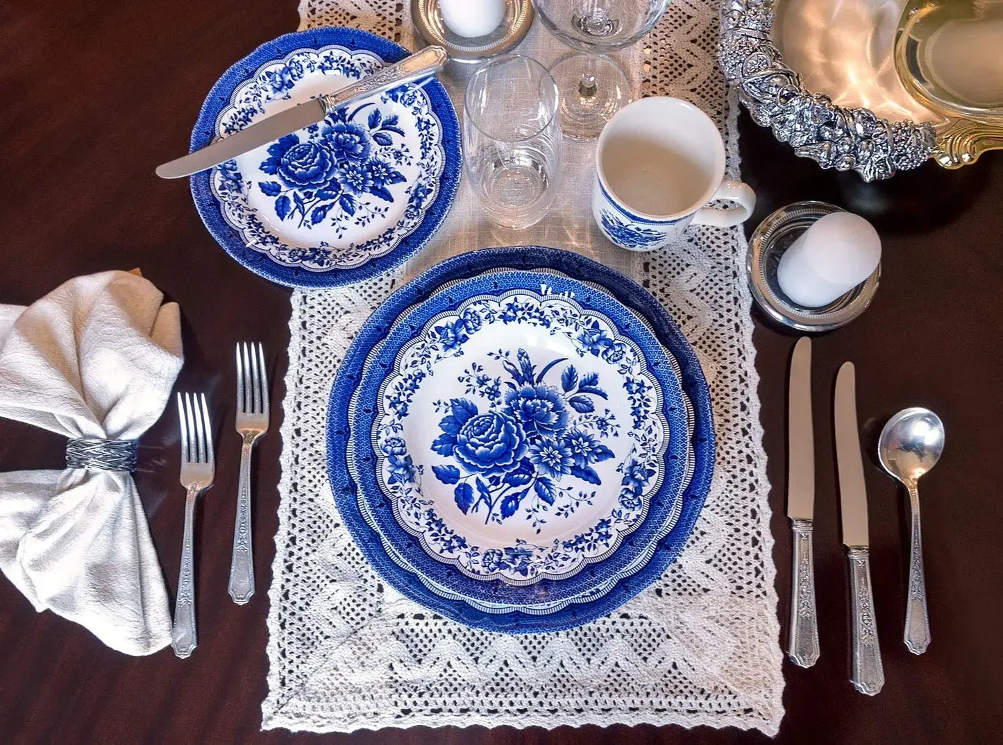 TUDOR ROYAL 24-Piece Porcelain Dinnerware Set