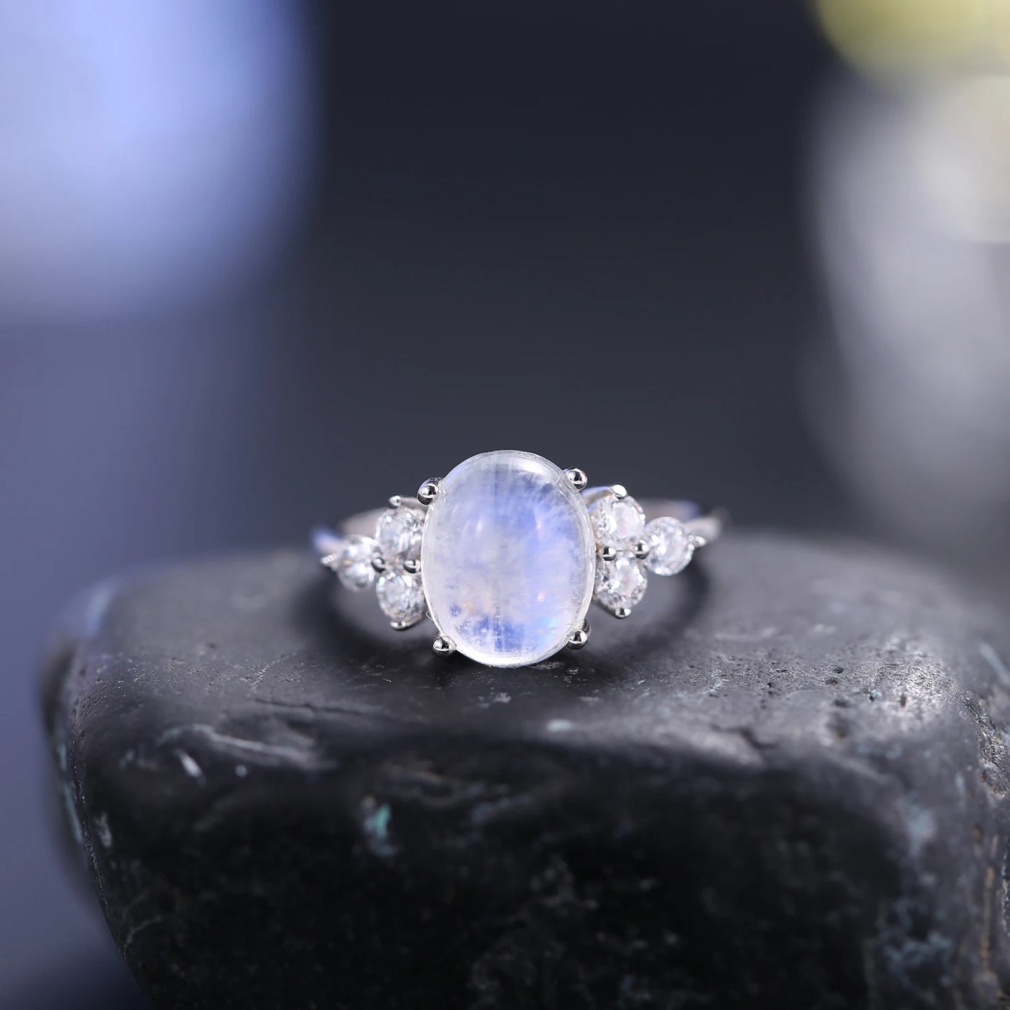 GEM'S BALLET Vintage Milky Blue Moonstone Ring in 925 Sterling Silver