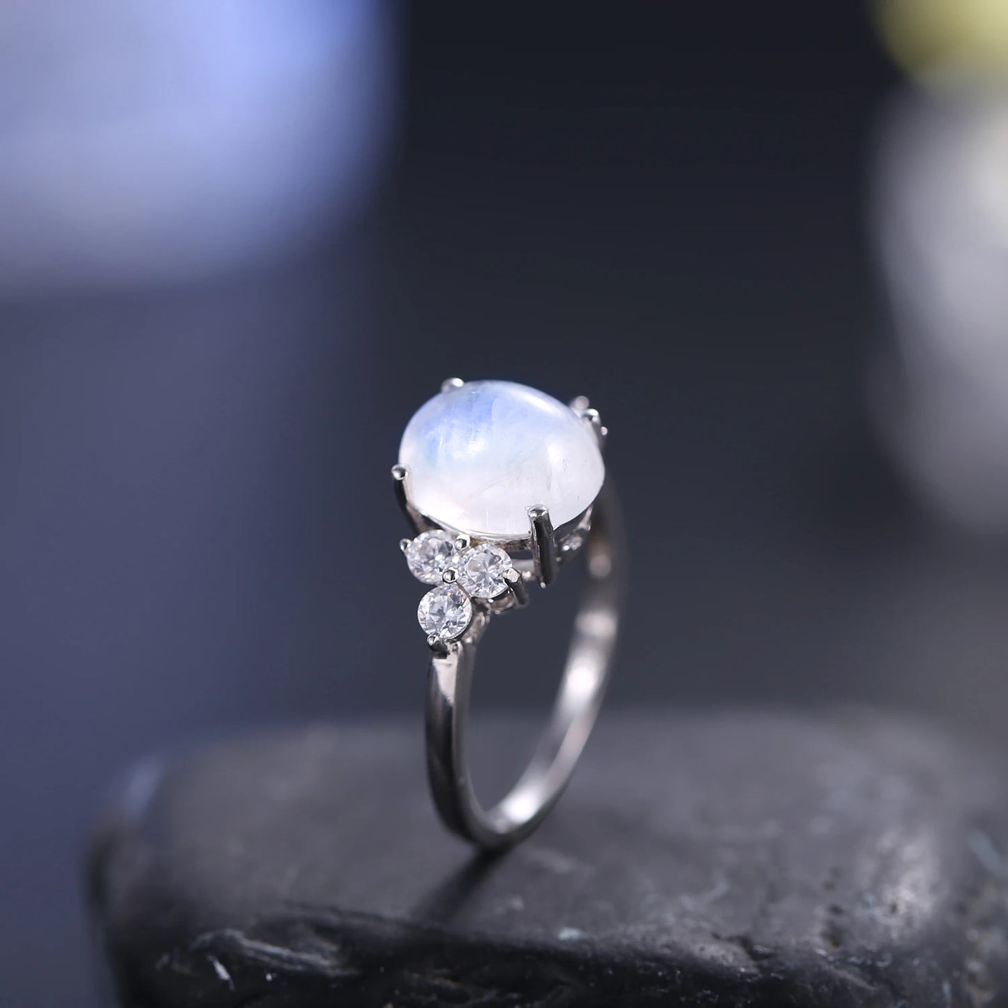 GEM'S BALLET Vintage Milky Blue Moonstone Ring in 925 Sterling Silver